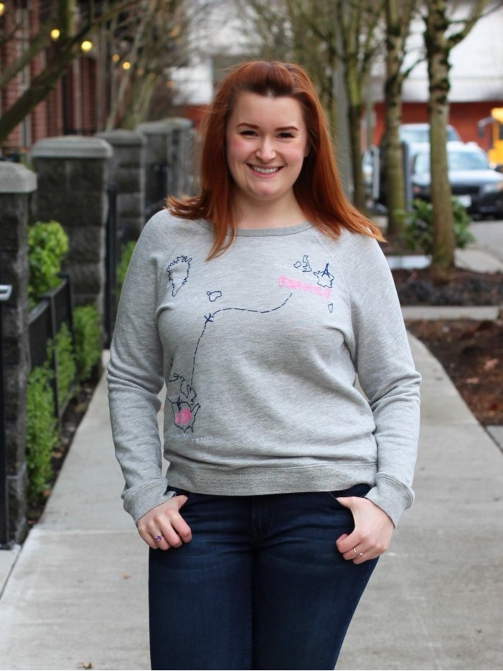 Sundry France to USA Sweatshirt Embroidered Size Large